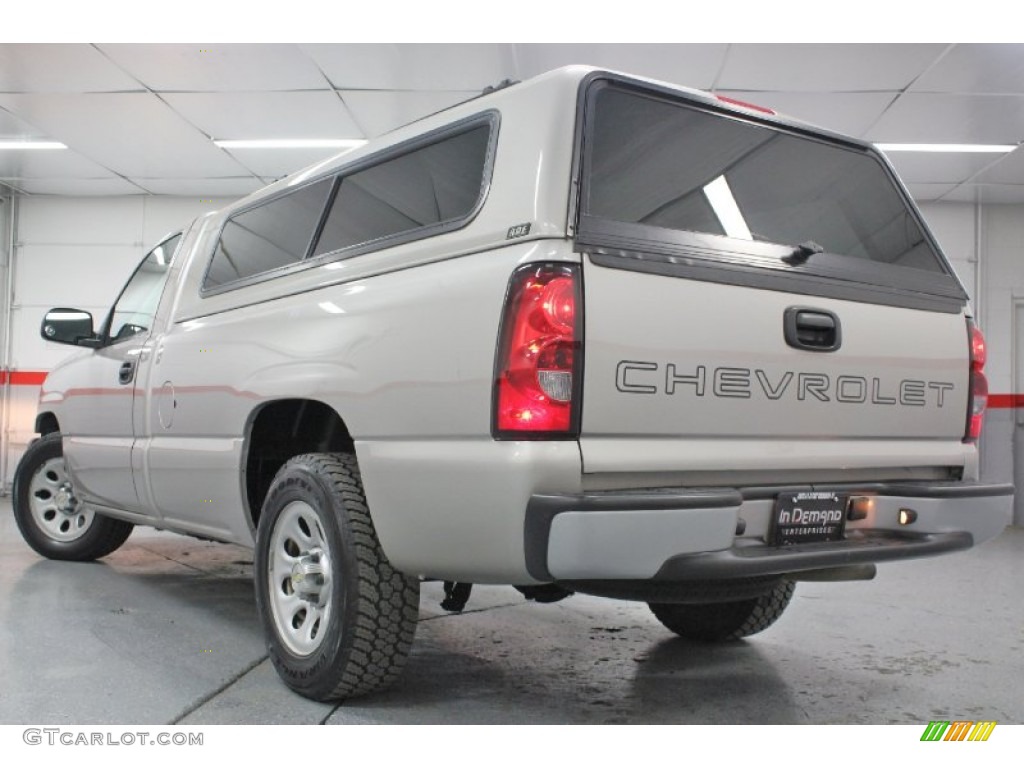 2007 Silverado 1500 Classic Regular Cab - Doeskin Tan / Dark Charcoal photo #20