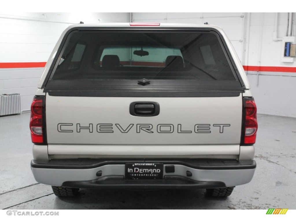 2007 Silverado 1500 Classic Regular Cab - Doeskin Tan / Dark Charcoal photo #26