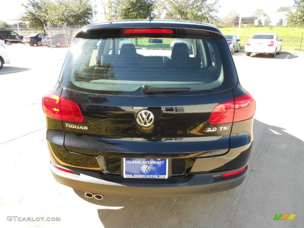 2012 Tiguan S - Deep Black Metallic / Black photo #6