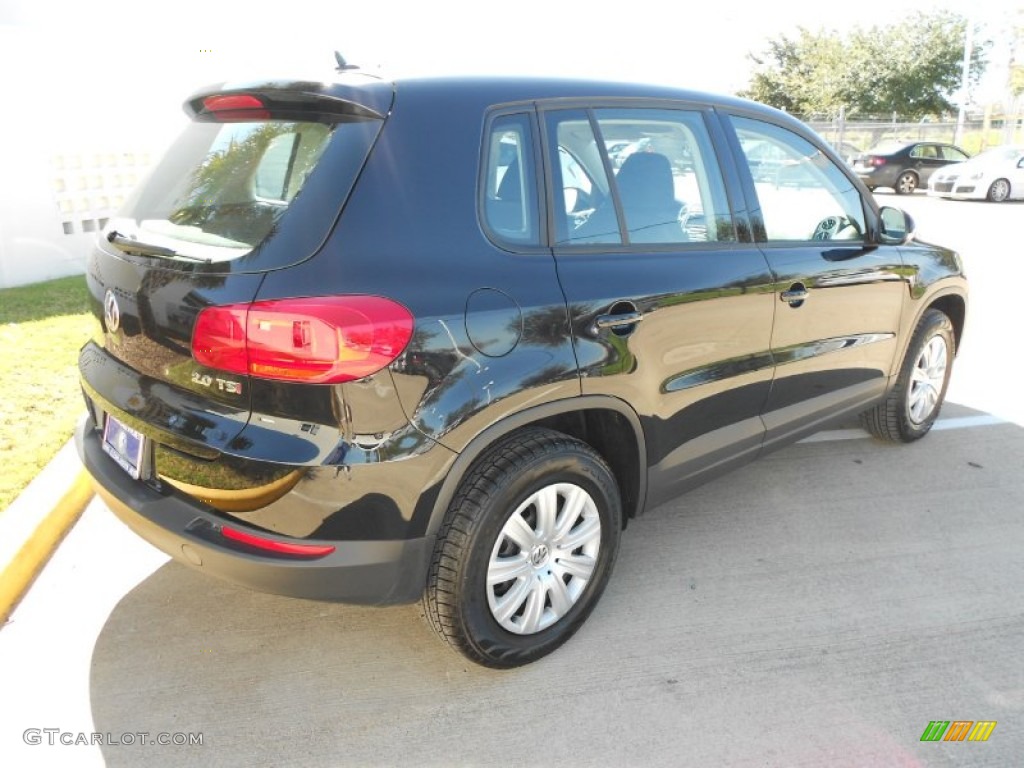 2012 Tiguan S - Deep Black Metallic / Black photo #7