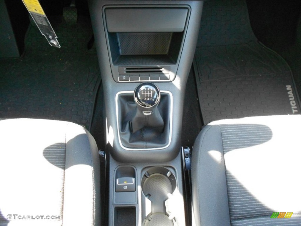 2012 Tiguan S - Deep Black Metallic / Black photo #18