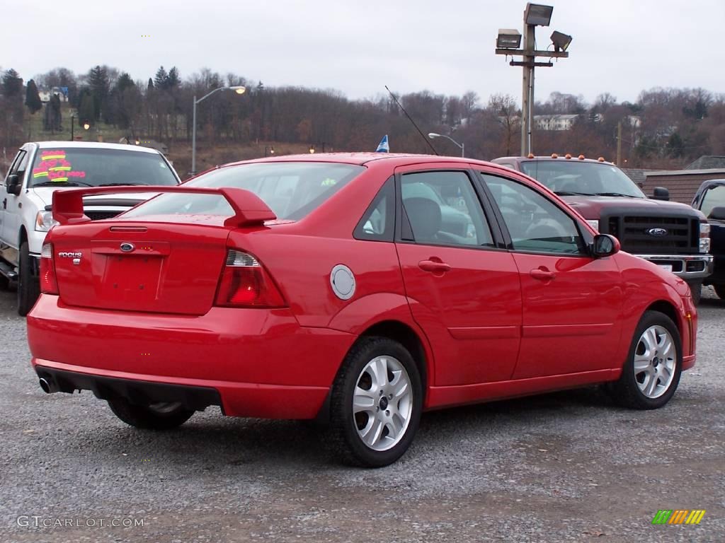 2007 Focus ZX4 ST Sedan - Infra-Red / Charcoal photo #4