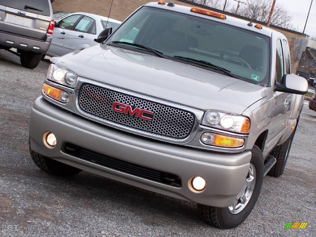 2004 Sierra 1500 Denali Extended Cab AWD - Silver Birch Metallic / Stone Gray photo #10