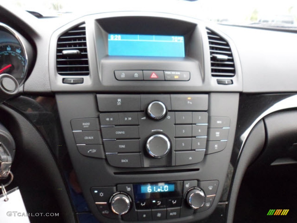 2011 Buick Regal CXL Controls Photo #60302774