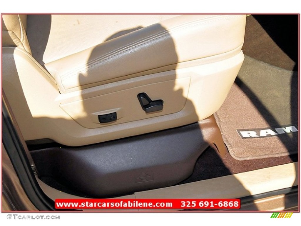 2009 Ram 1500 Laramie Crew Cab 4x4 - Austin Tan Pearl / Light Pebble Beige/Bark Brown photo #28