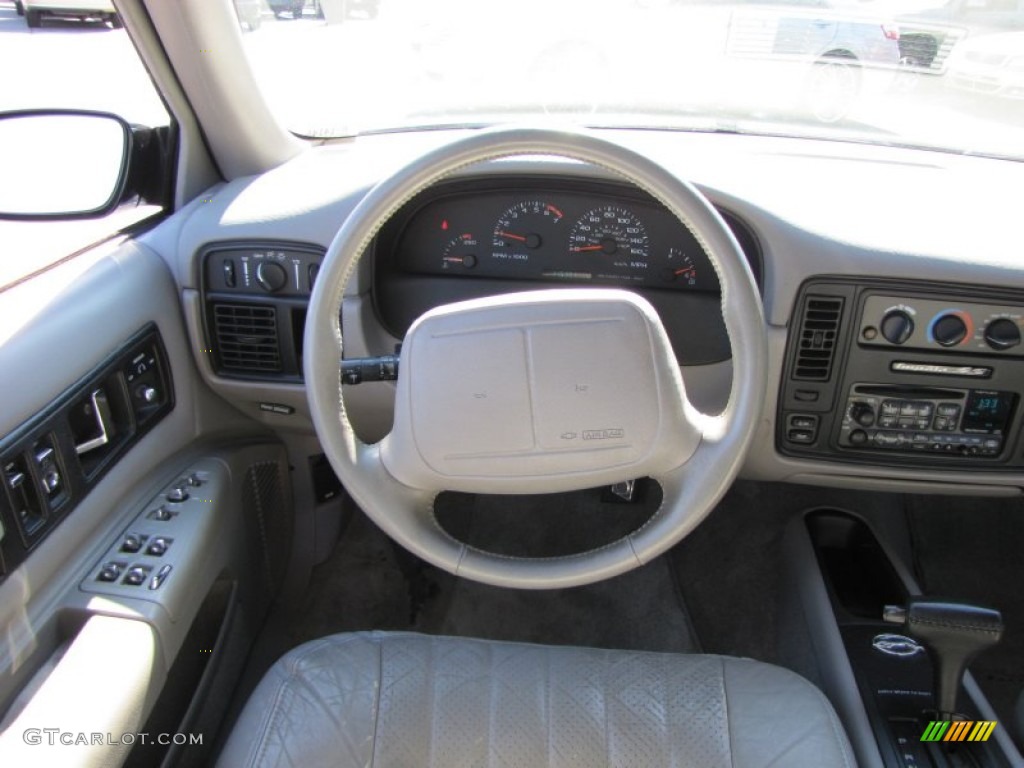 1996 Chevrolet Impala SS Gray Steering Wheel Photo #60304140