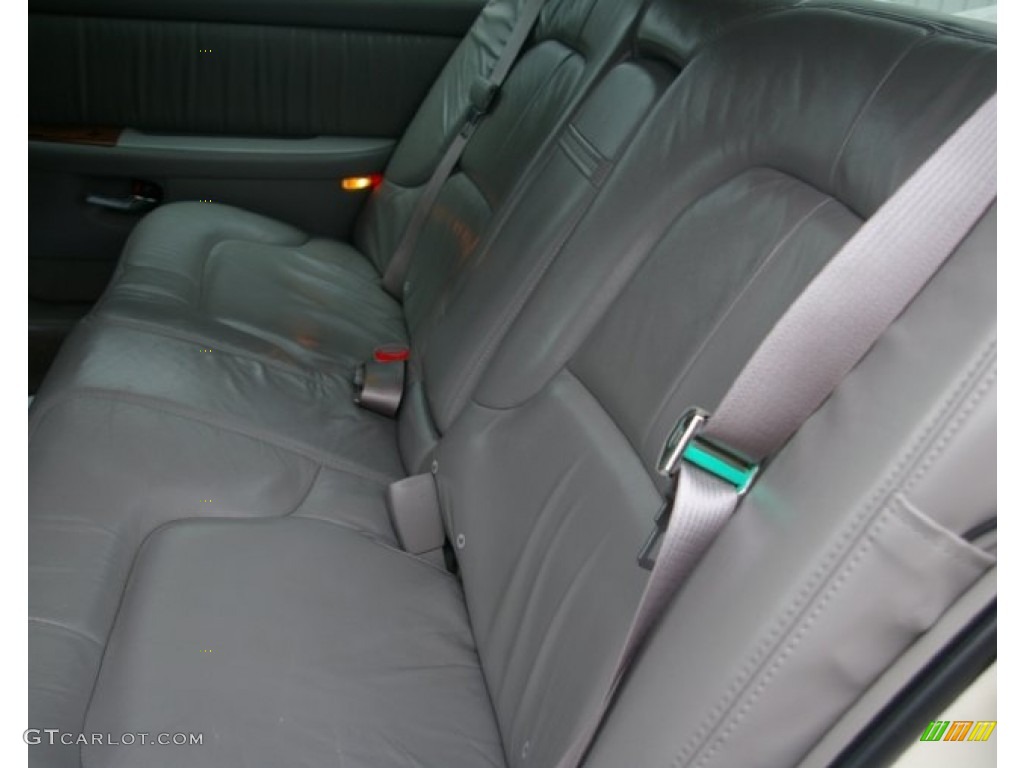 2003 Park Avenue  - White Diamond / Medium Gray photo #3