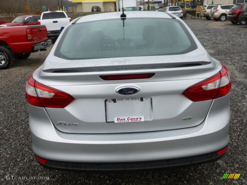 2012 Focus SE SFE Sedan - Ingot Silver Metallic / Charcoal Black photo #5