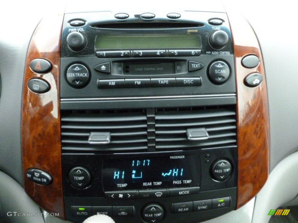 2005 Toyota Sienna XLE Controls Photo #60311504