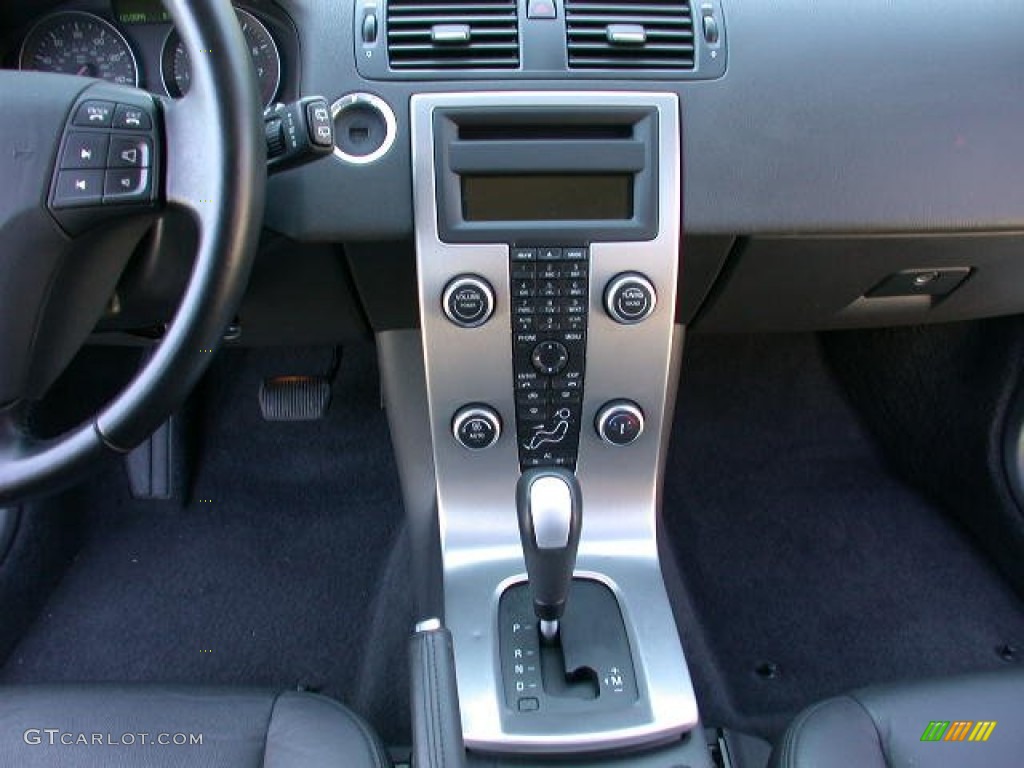 2010 Volvo V50 2.4i Controls Photo #60315089