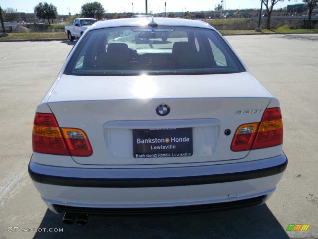 2005 3 Series 330i Sedan - Alpine White / Grey photo #4