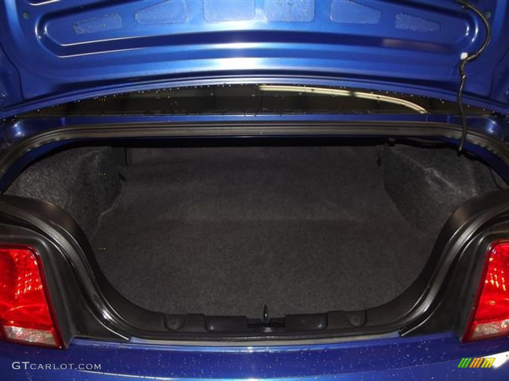 2005 Ford Mustang V6 Deluxe Coupe Trunk Photos