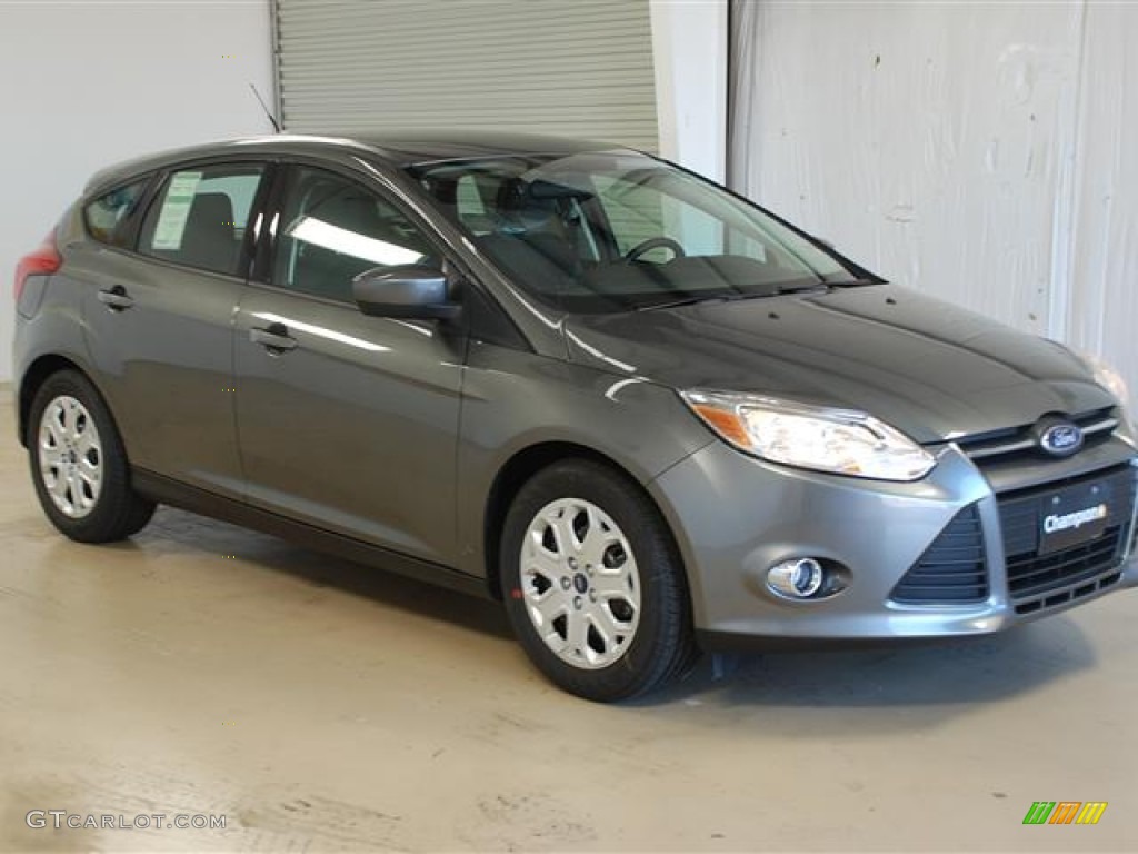 2012 Focus SE 5-Door - Sterling Grey Metallic / Charcoal Black photo #3