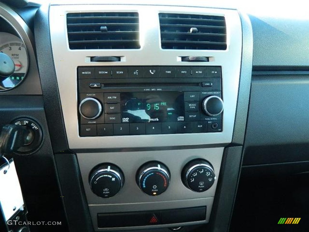 2009 Avenger SXT - Tor Red / Dark Slate Gray photo #22