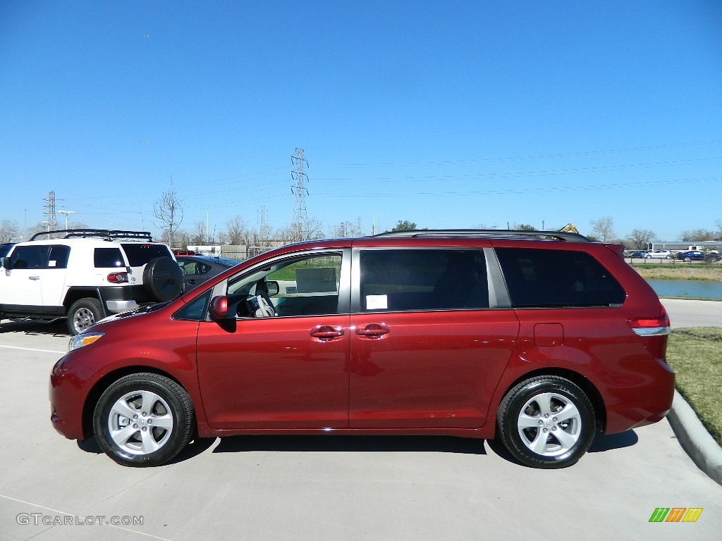 2012 Sienna LE - Salsa Red Pearl / Light Gray photo #8