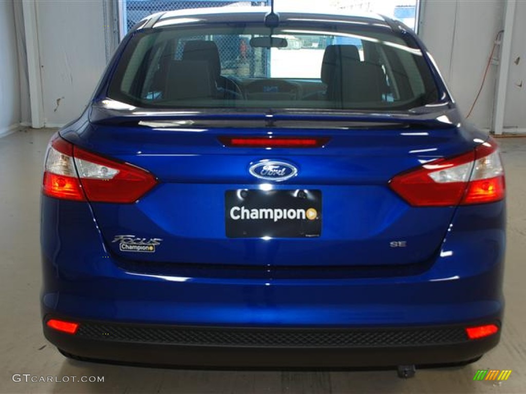 2012 Focus SE Sport Sedan - Sonic Blue Metallic / Two-Tone Sport photo #5