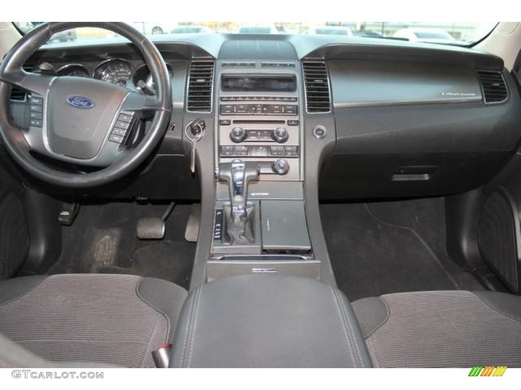 2010 Ford Taurus SEL Charcoal Black Dashboard Photo #60327470