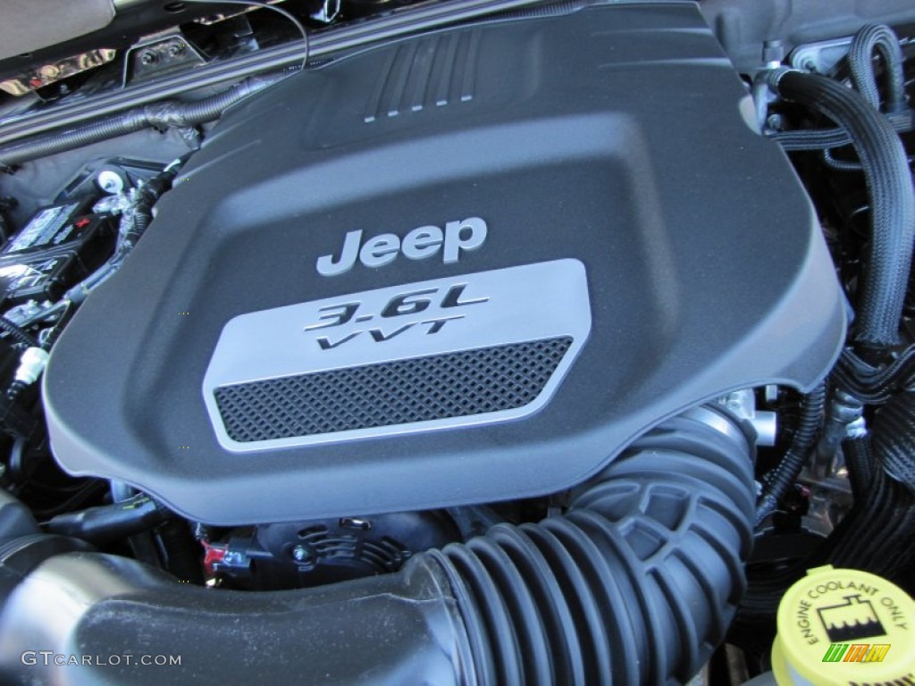 2012 Jeep Wrangler Unlimited Rubicon 4x4 3.6 Liter DOHC 24-Valve VVT Pentastar V6 Engine Photo #60330918