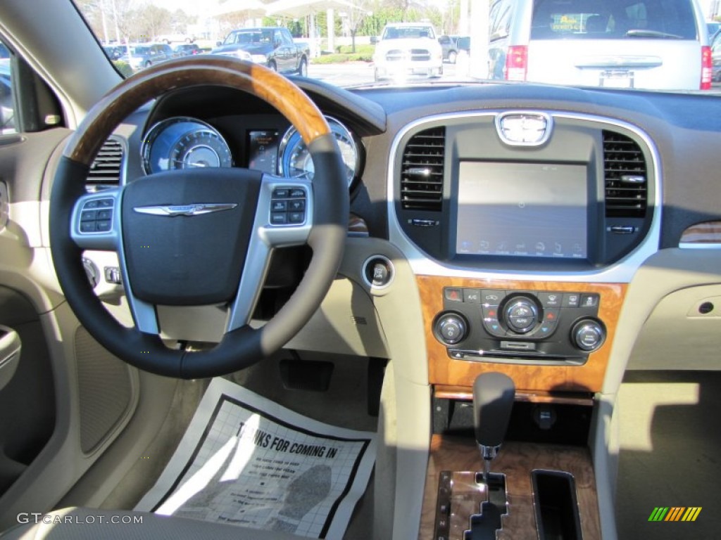2012 300 C - Luxury Brown Pearl / Dark Frost Beige/Light Frost Beige photo #10