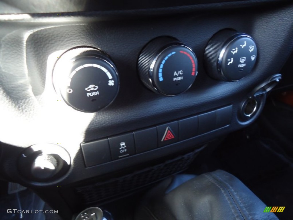 2011 Wrangler Sport S 4x4 - Mango Tango Pearl / Black photo #26