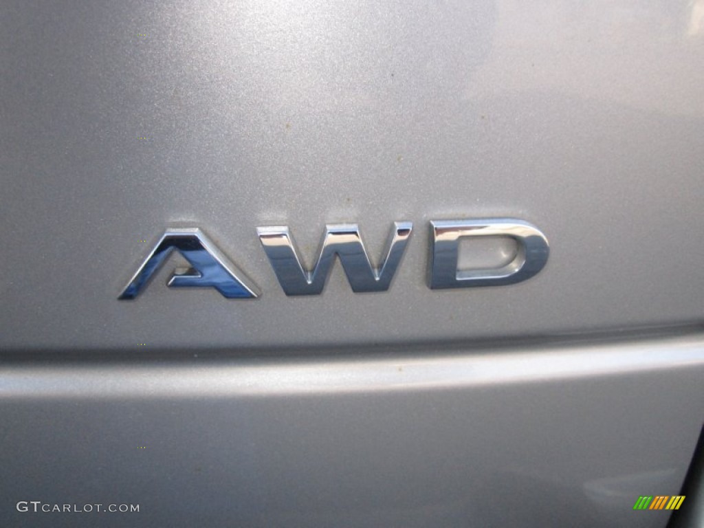 2008 Suzuki XL7 Luxury AWD Marks and Logos Photos