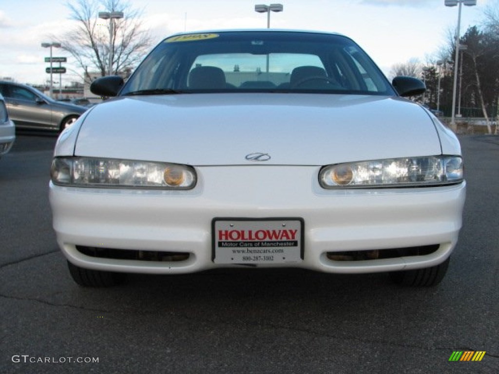 1998 Intrigue  - Bright White / Beige photo #2