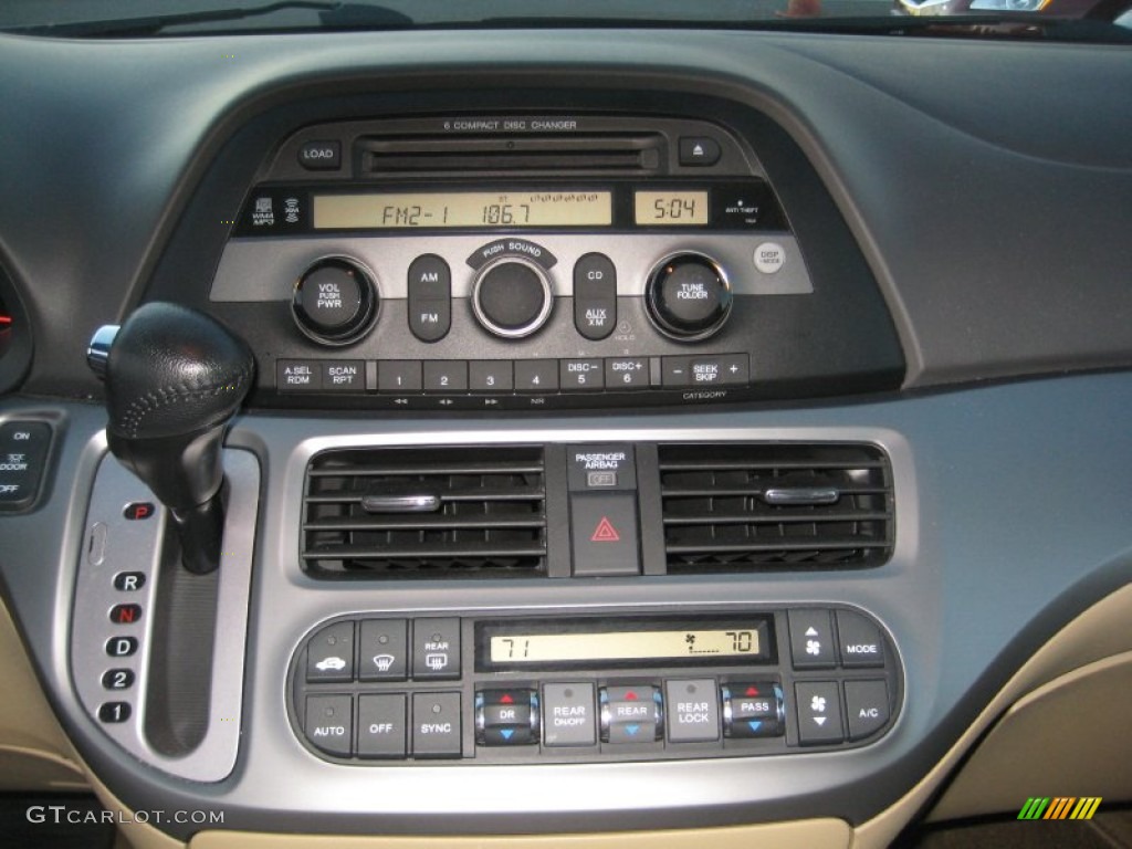 2010 Honda Odyssey EX-L Controls Photo #60344049