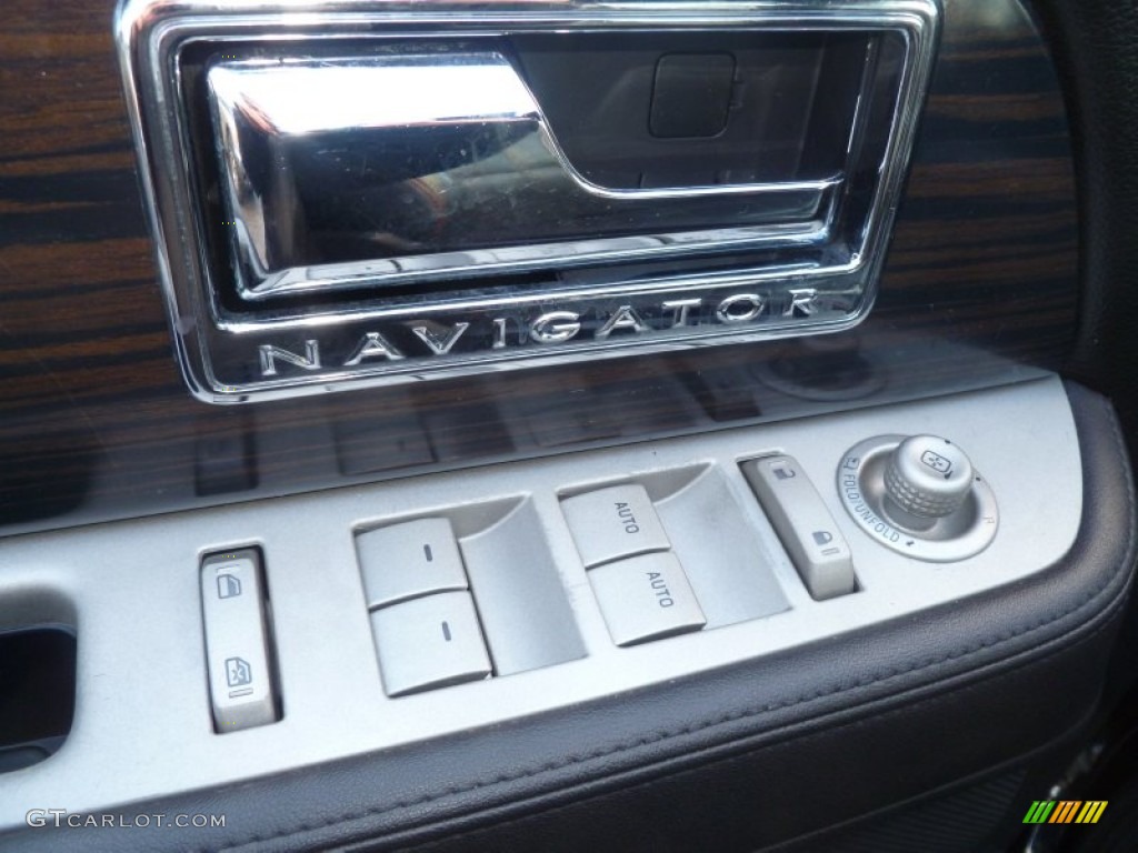 2007 Lincoln Navigator Ultimate 4x4 Controls Photo #60344816