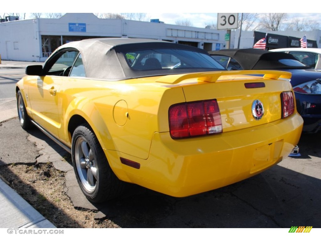 2006 Mustang V6 Deluxe Convertible - Screaming Yellow / Dark Charcoal photo #2