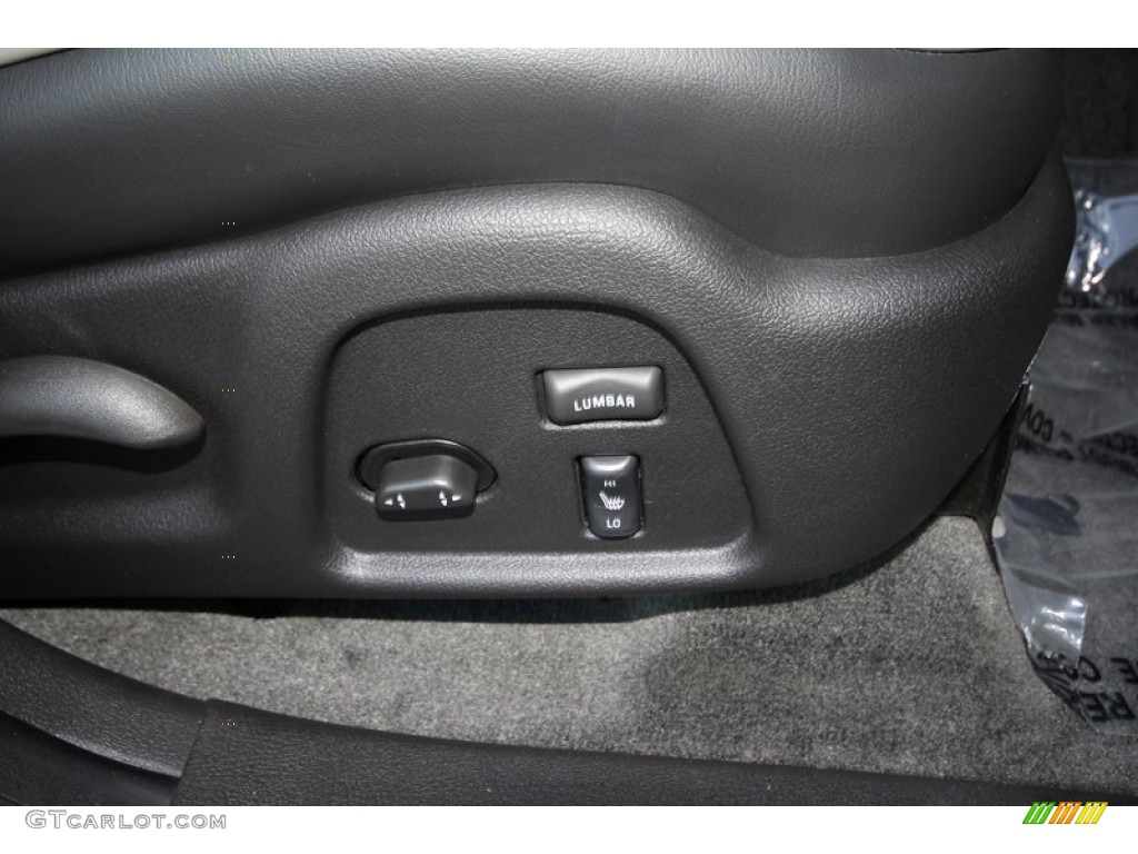 2010 Hummer H3 Alpha Controls Photo #60351256