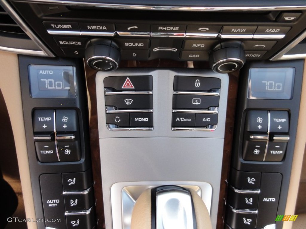 2012 Porsche Panamera V6 Controls Photo #60358260