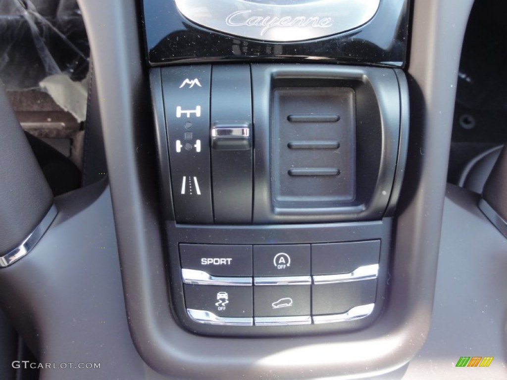2012 Porsche Cayenne Standard Cayenne Model Controls Photo #60359496