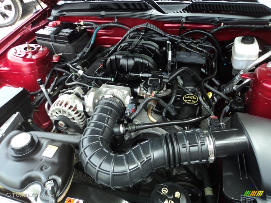 2007 Ford Mustang V6 Premium Coupe 4.0 Liter SOHC 12-Valve V6 Engine Photo #60359748