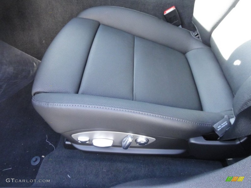 2012 Porsche Panamera 4S Front Seat Photo #60360081