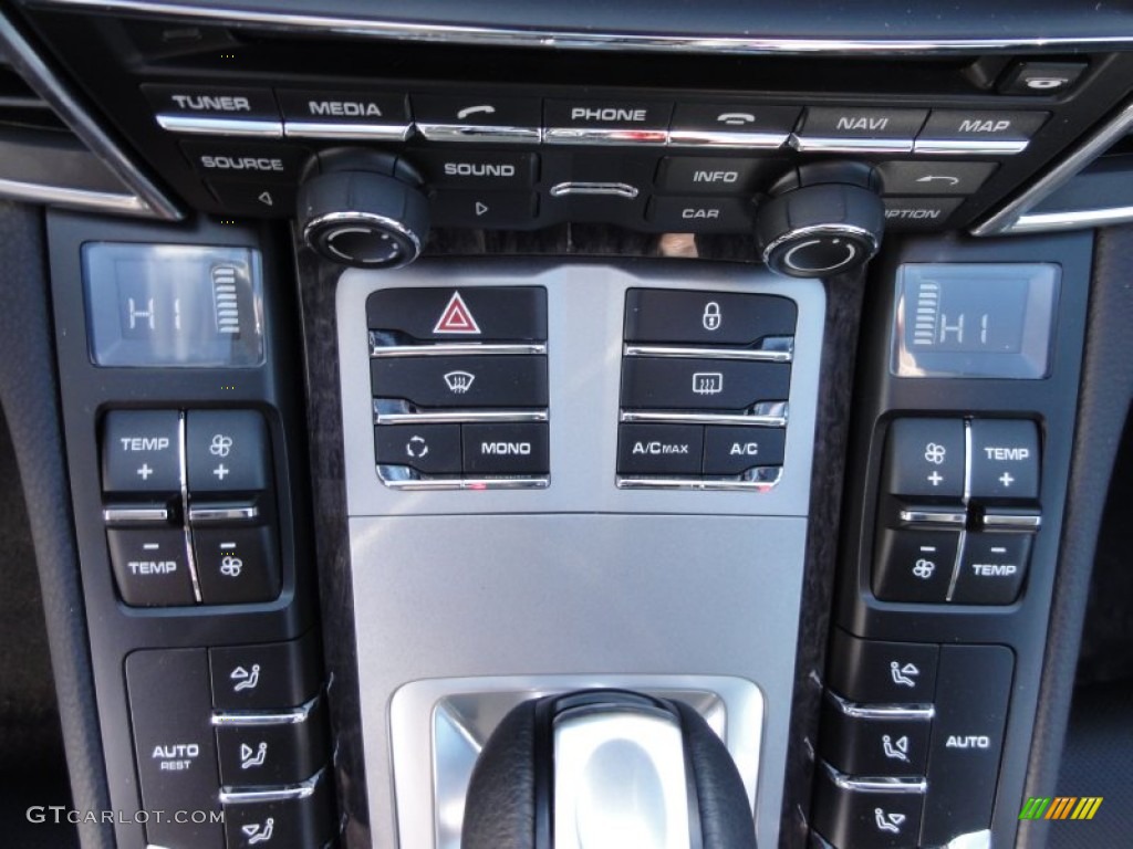 2012 Porsche Panamera 4S Controls Photo #60360336