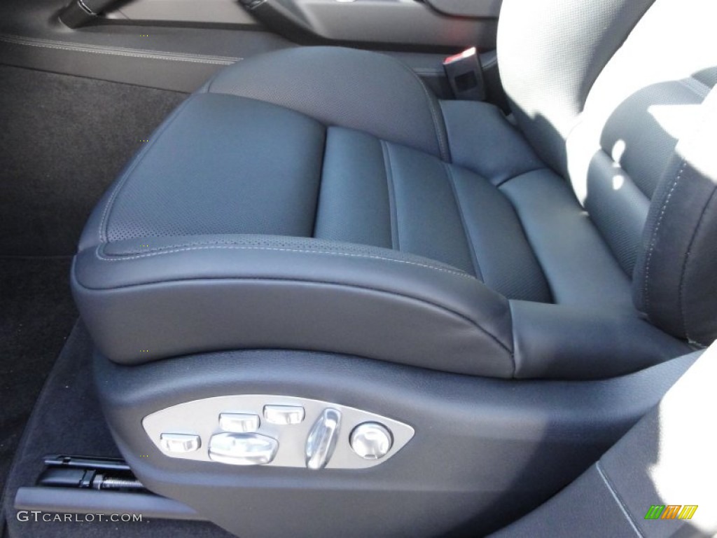 Black Interior 2012 Porsche Cayenne Turbo Photo #60361215