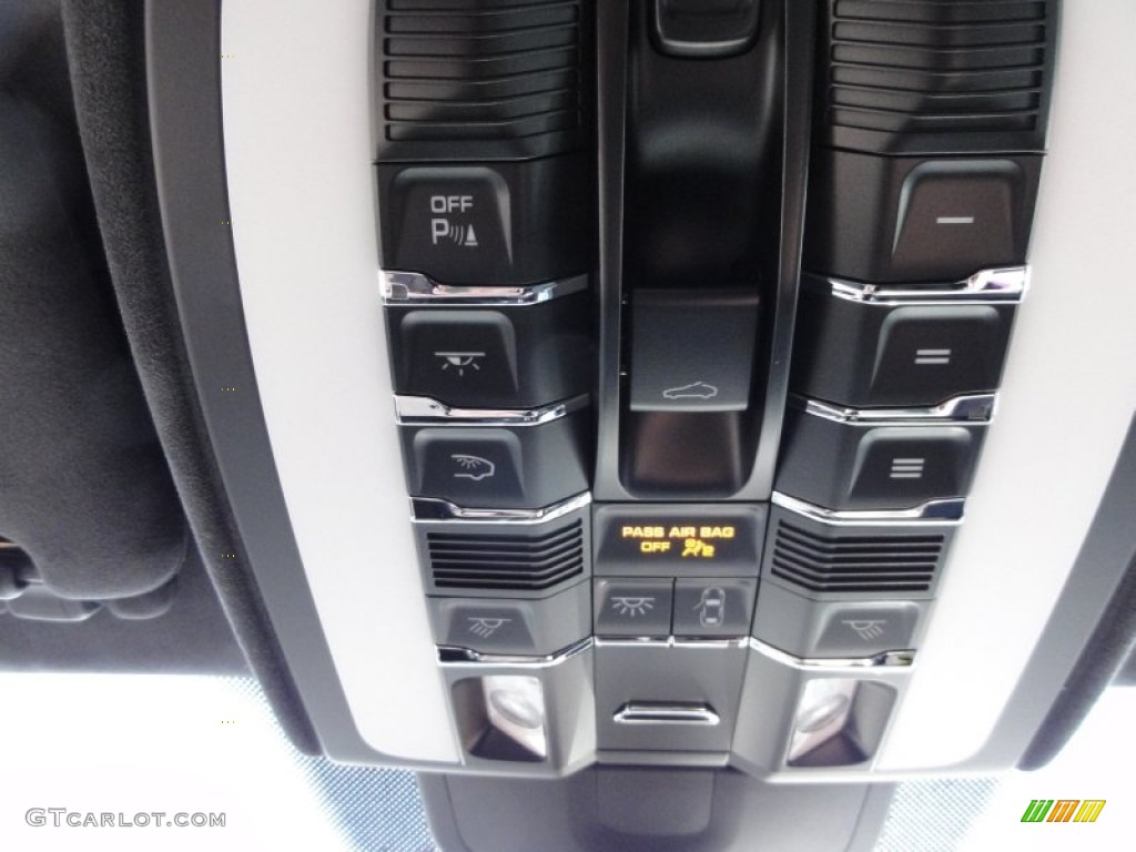 2012 Porsche Cayenne Turbo Controls Photo #60361476
