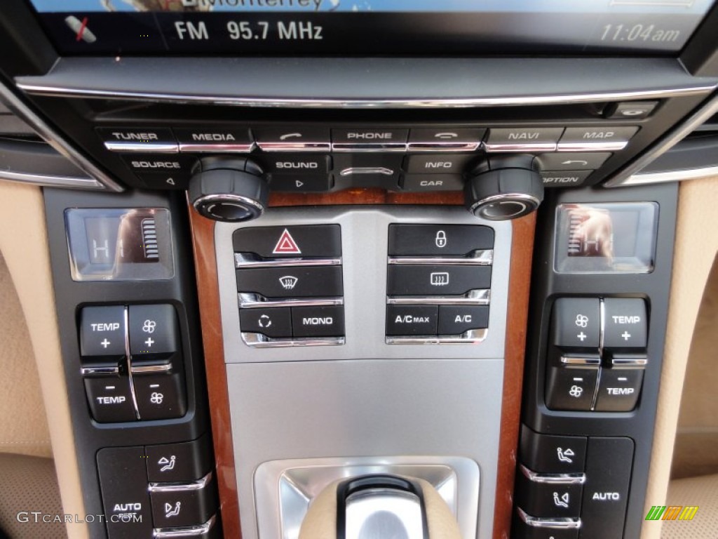 2012 Porsche Panamera 4S Controls Photo #60361881