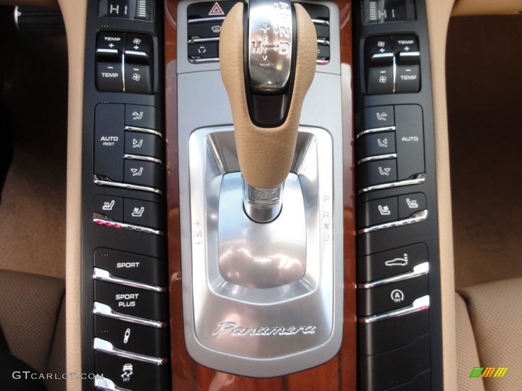 2012 Porsche Panamera 4S Controls Photo #60361892