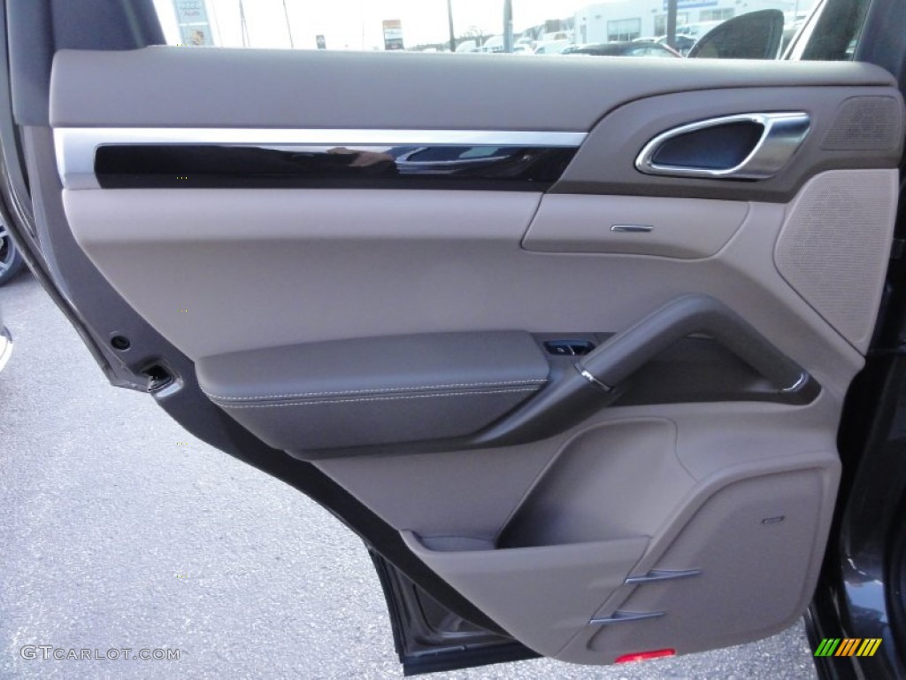 2012 Porsche Cayenne S Hybrid Door Panel Photos