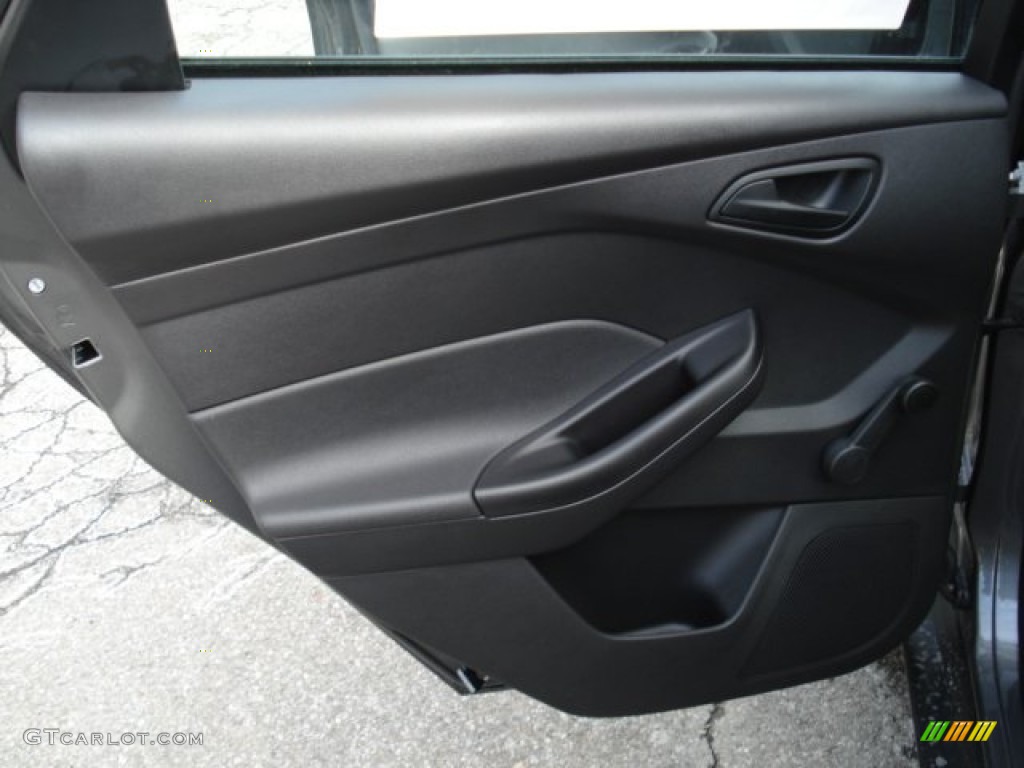 2012 Focus S Sedan - Sterling Grey Metallic / Charcoal Black photo #14