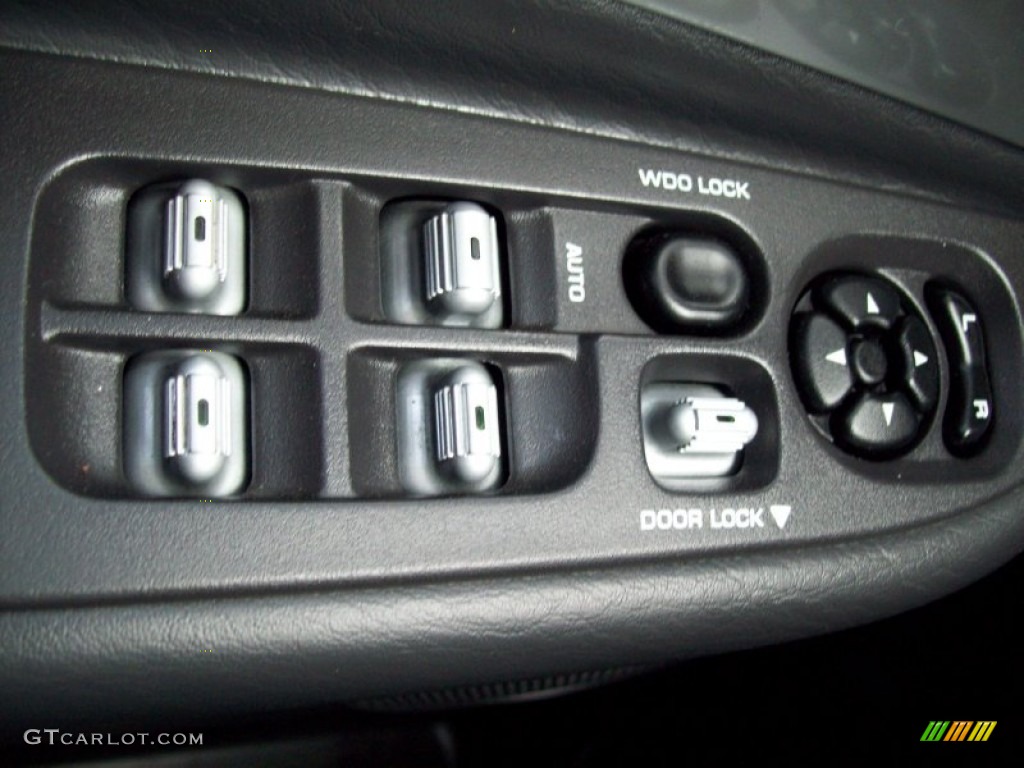 2005 Dodge Ram 1500 SRT-10 Quad Cab Controls Photo #60366396