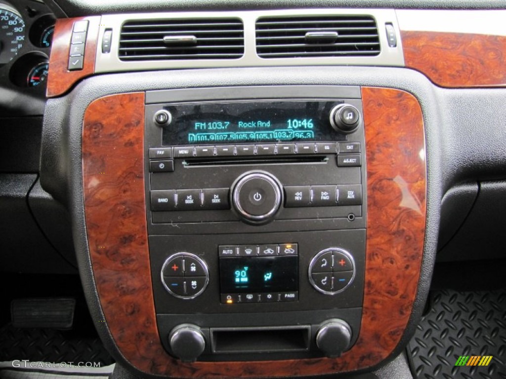 2009 Chevrolet Silverado 3500HD LTZ Crew Cab 4x4 Controls Photo #60368239