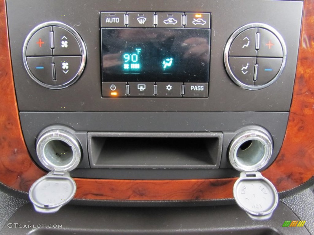2009 Chevrolet Silverado 3500HD LTZ Crew Cab 4x4 Controls Photo #60368259