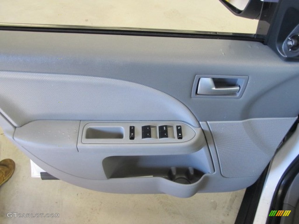 2006 Mercury Montego Luxury Shale Door Panel Photo #60369579