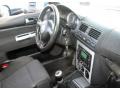 Black Interior Photo for 2004 Volkswagen Jetta #60370738