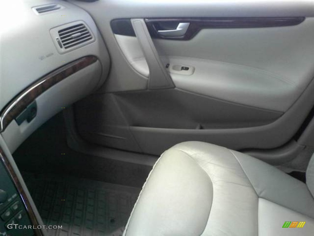 2005 V70 2.4 - Black / Taupe photo #11