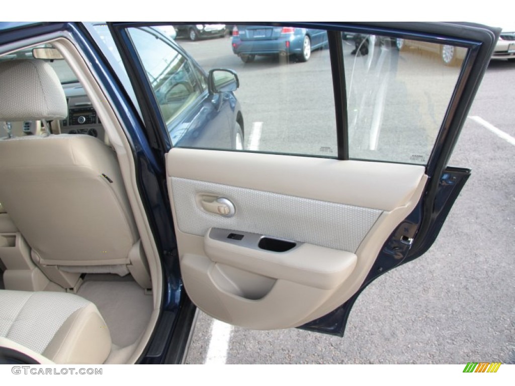 2009 Versa 1.8 SL Hatchback - Blue Onyx / Beige photo #17