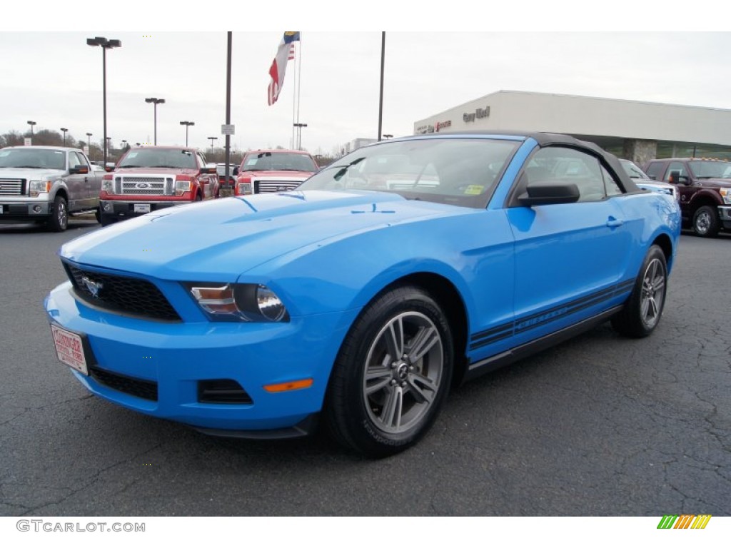 2010 Mustang V6 Premium Convertible - Grabber Blue / Stone photo #6