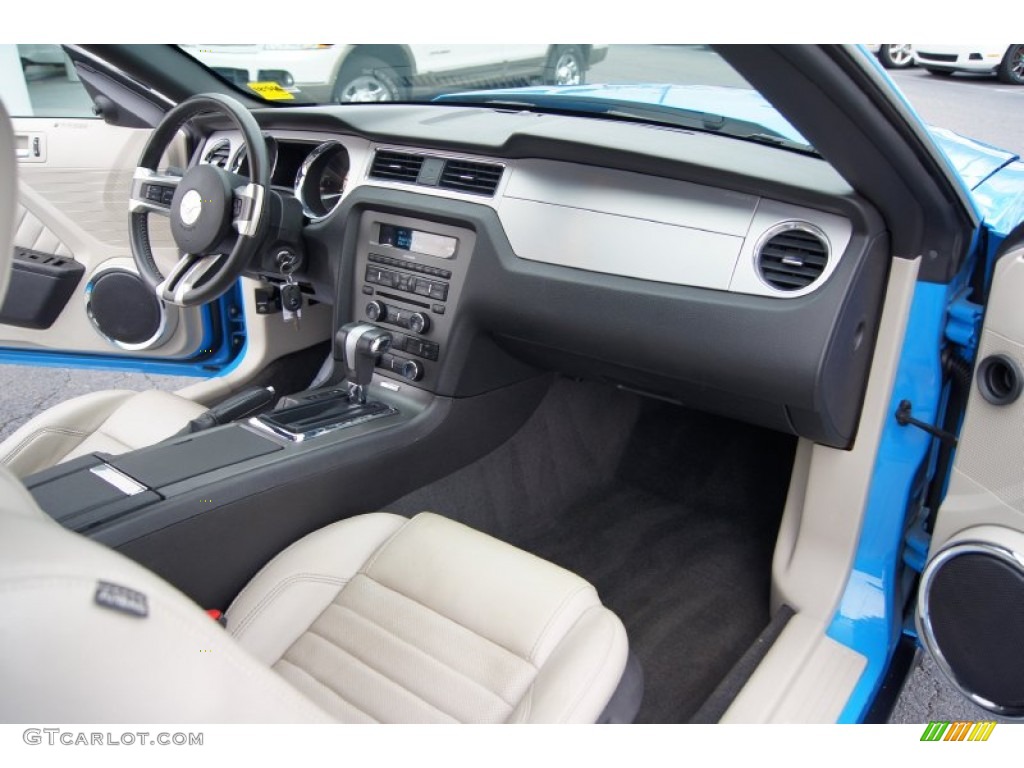 2010 Mustang V6 Premium Convertible - Grabber Blue / Stone photo #13